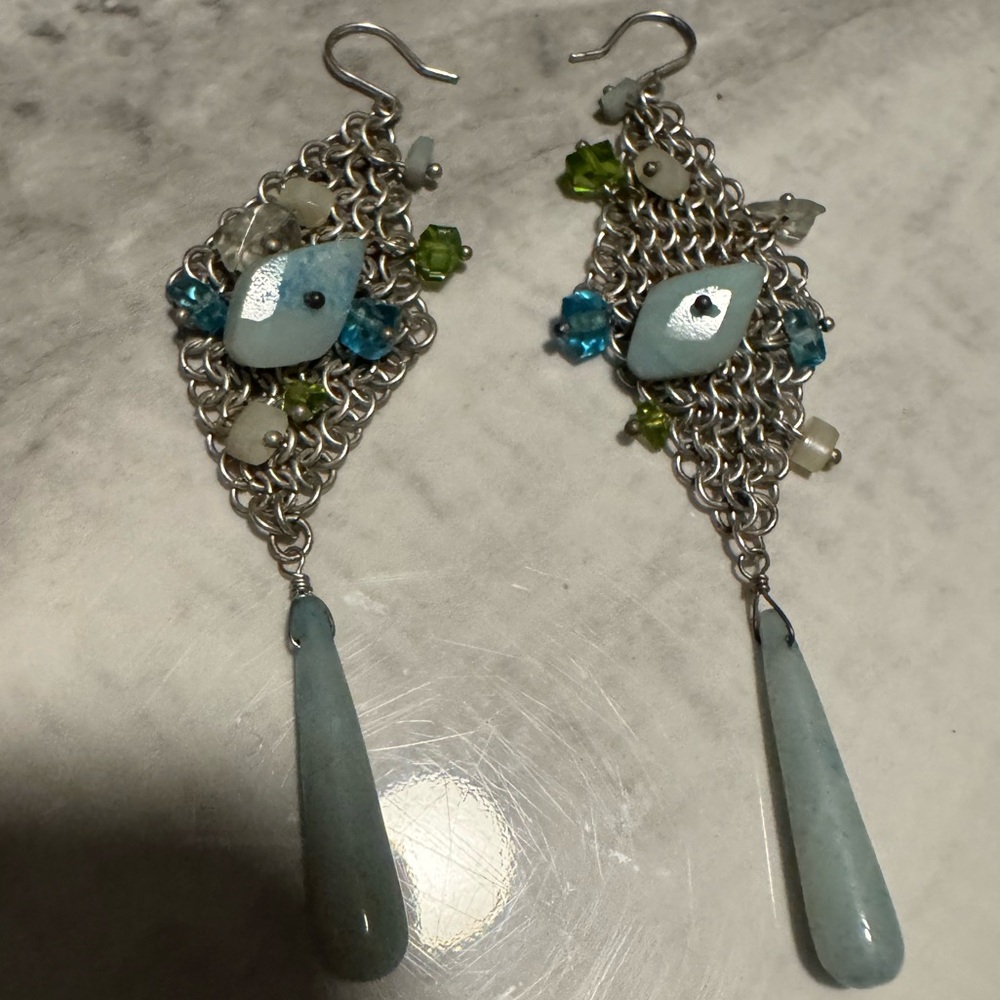 Liz Palacios Silver Tone Mesh And Colored Gems Swarovski
Chandelier Earrings - Picture 8 of 10